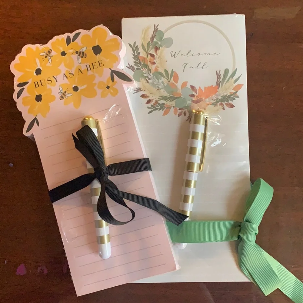 Notepads with complimentary pens